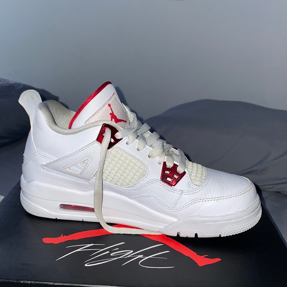 Jordan 4 retro “red metallic”.